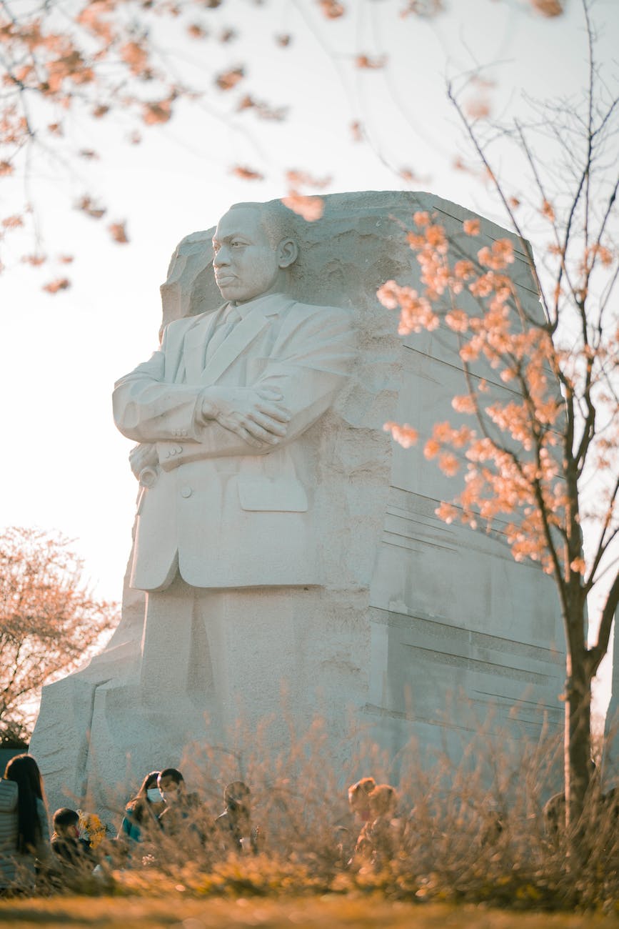 martin luther king jr memorial statue